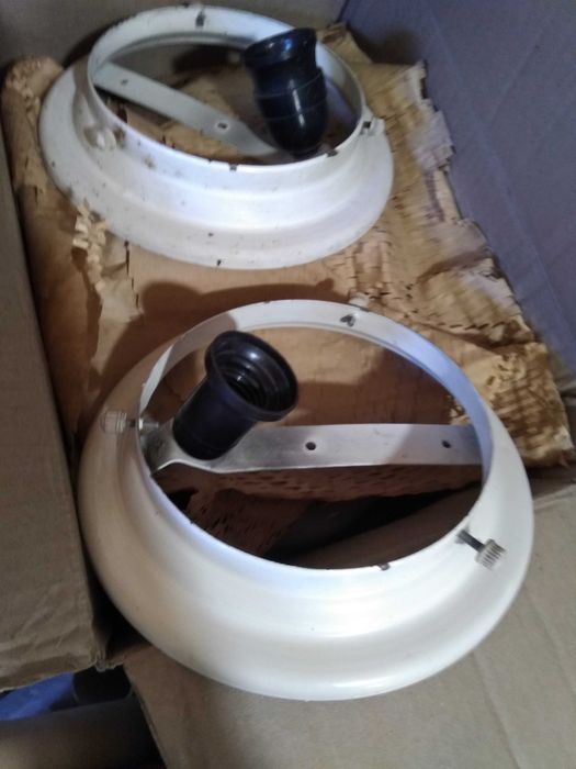 Полюлеи и Осветителни тела