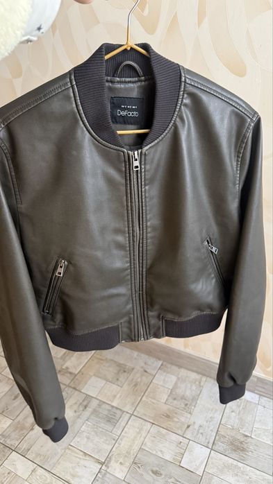 Кожаные куртка от Дефакто