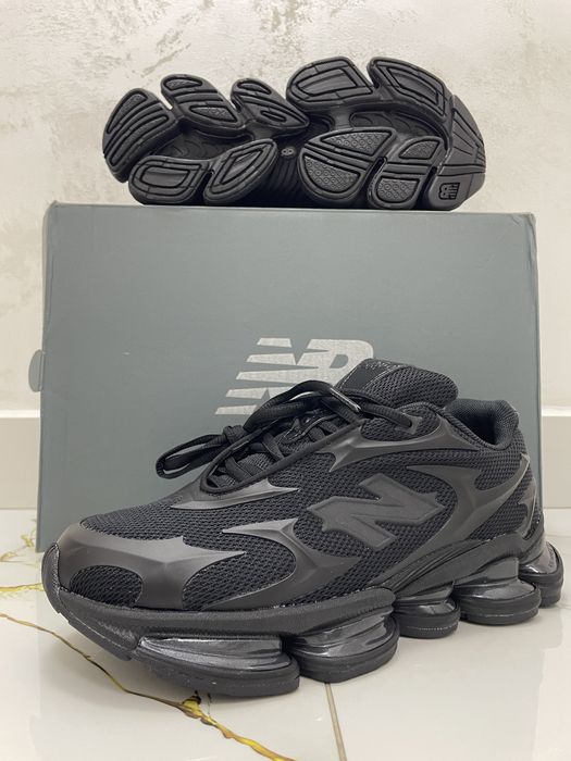 New Balance 2000