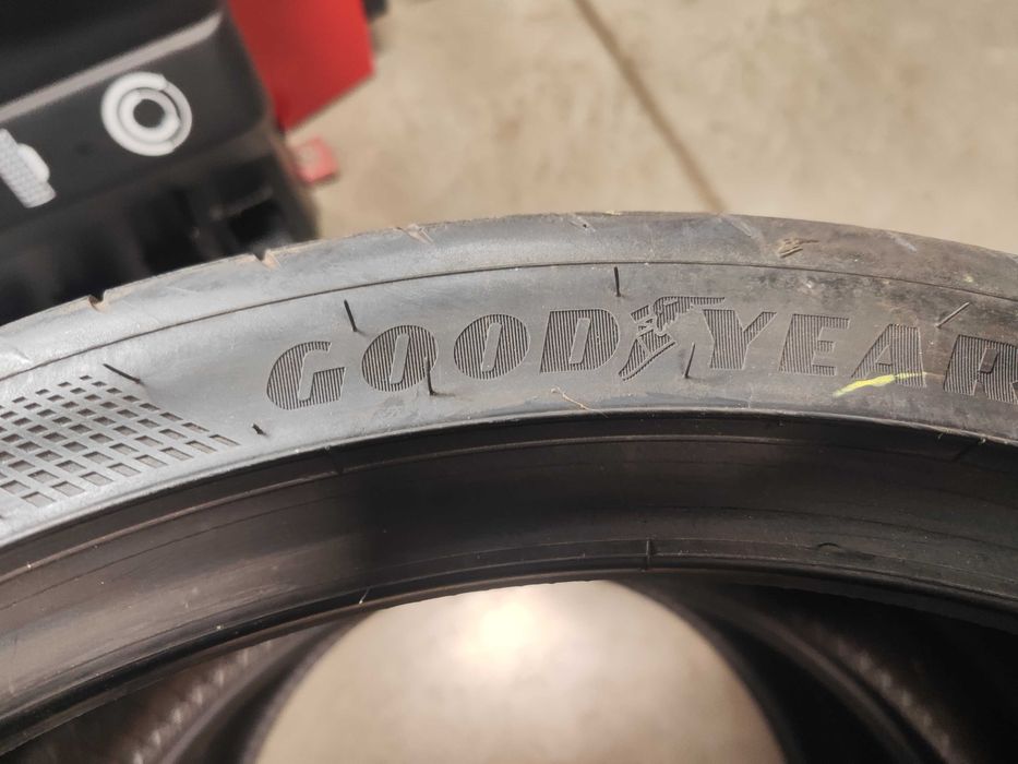 2бр.летни гуми 305/30/21 Goodyear