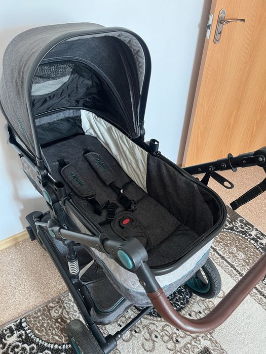 Коляска всесезонная.