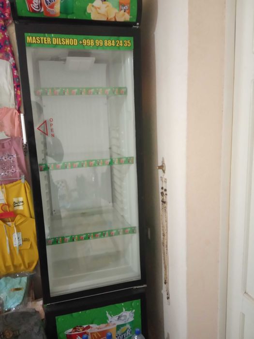 Холодилник витрина для напитка