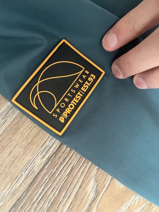 Куртка осенний протест