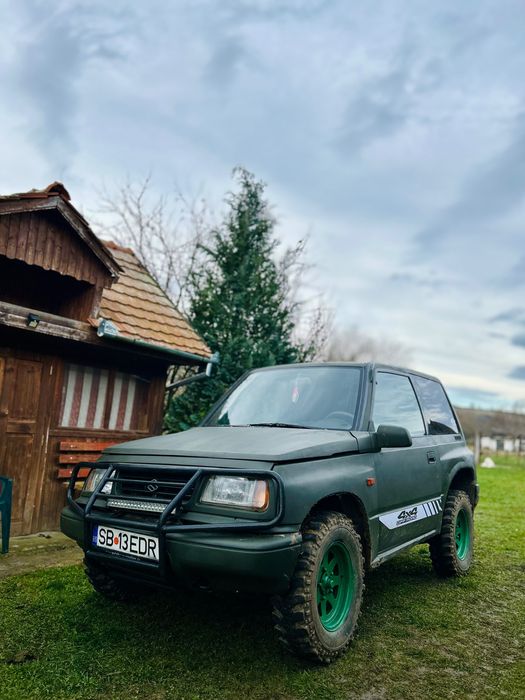 Vând Suzuki vitara