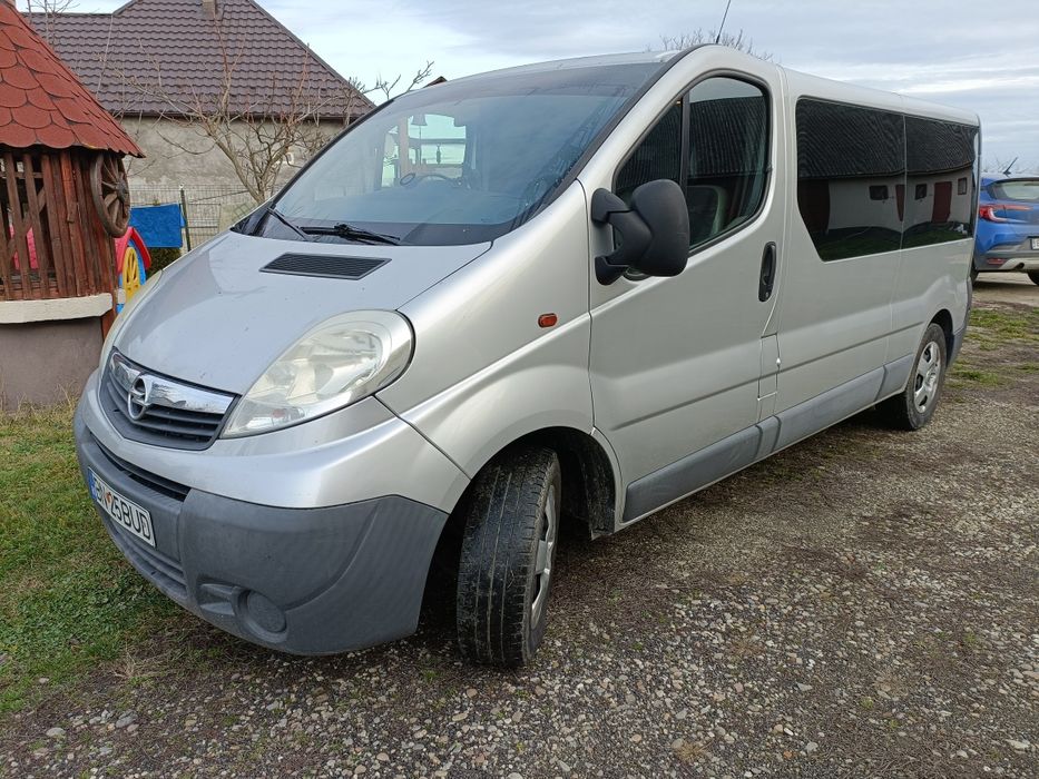 Vând Opel Vivaro