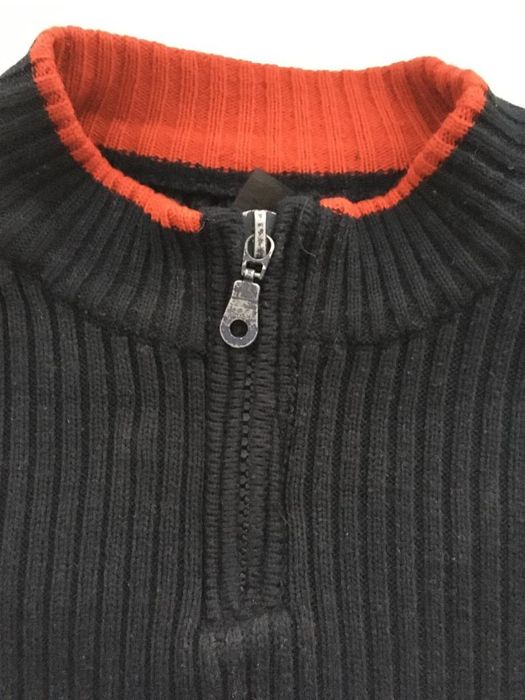 Продам кофту на замке