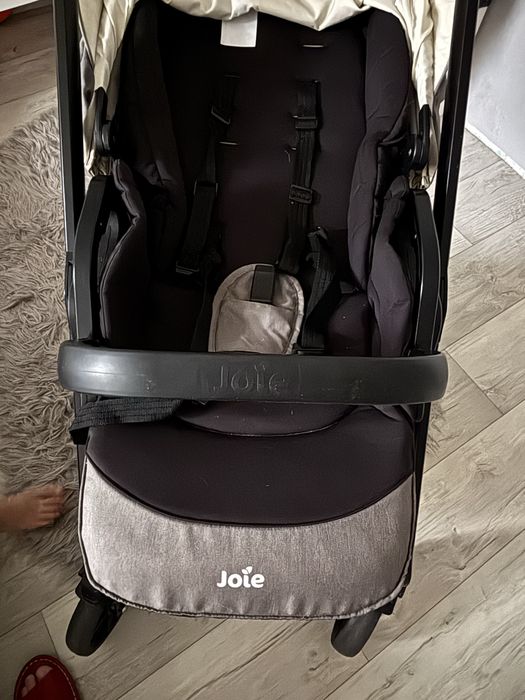 Продам коляску Joie chrome