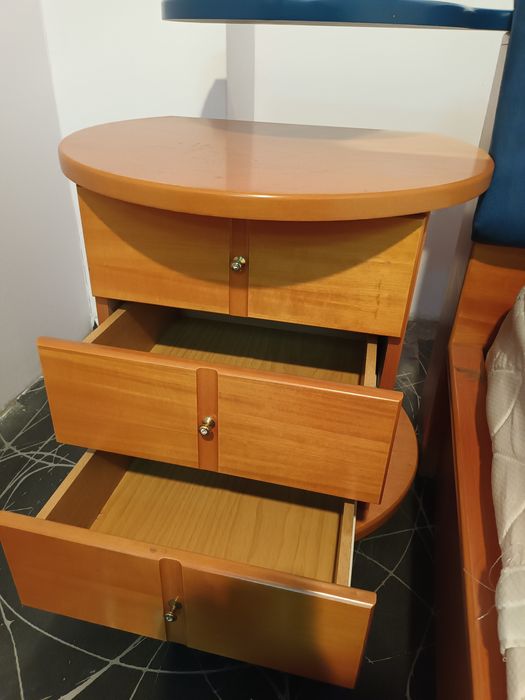 Спалня, Нощни шкафчета. Тоалетка