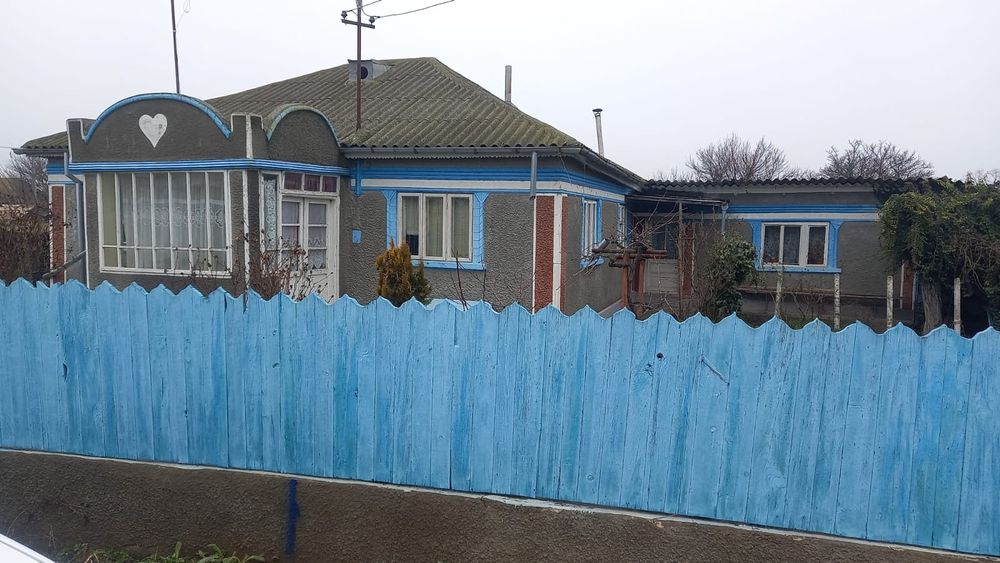 Casă de vânzare în satul Vișina, comuna Jurilovca, județul Tulcea 2700mp la sosea