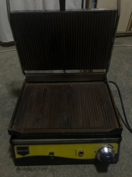 Tostir aparat Remta yengide