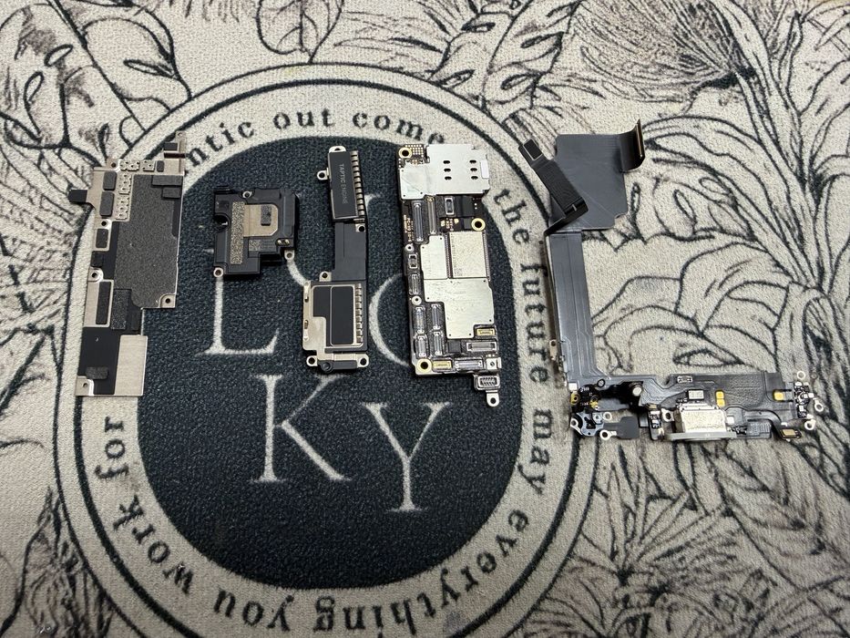 Части за iPhone 15 Pro Max 256gb