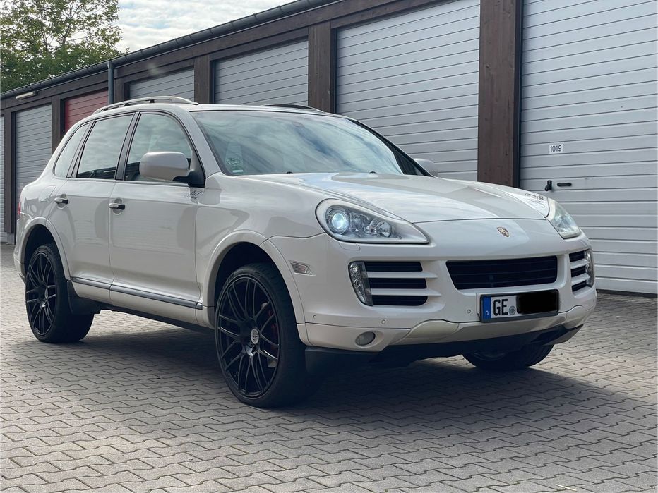 PORSCHE CAYENNE  3L-TDI 3, 5T-AHK Panorama 295/30/ZR/22 Zoll