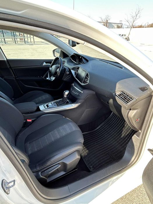 Peugeot 308 2017г
