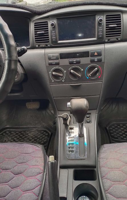 Toyota Corolla 2004 год
