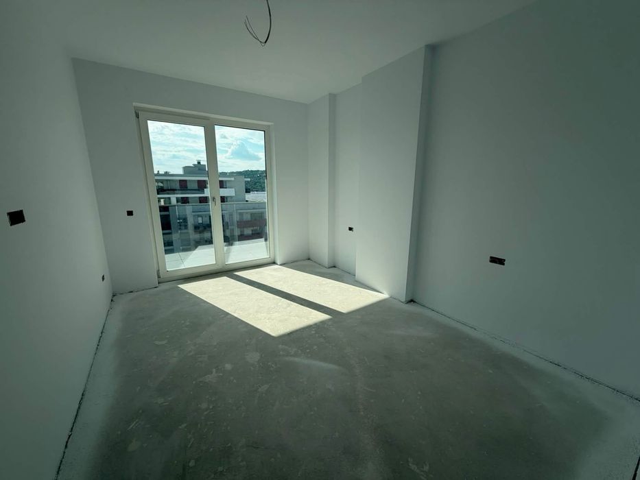 Apartament de 3 camere , 2 bai , 80 m2 utili , complex Elite