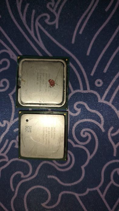 Продам старые процессоры отдам оба за 1к срочно!!