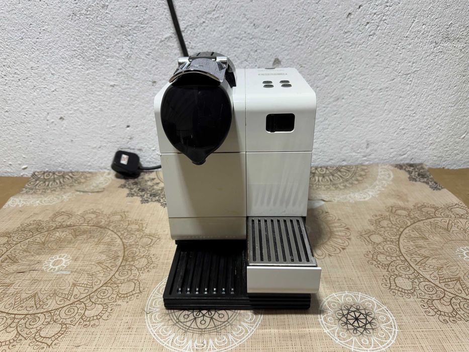 Кафемашина DeLonghi EN 520.W Nespresso