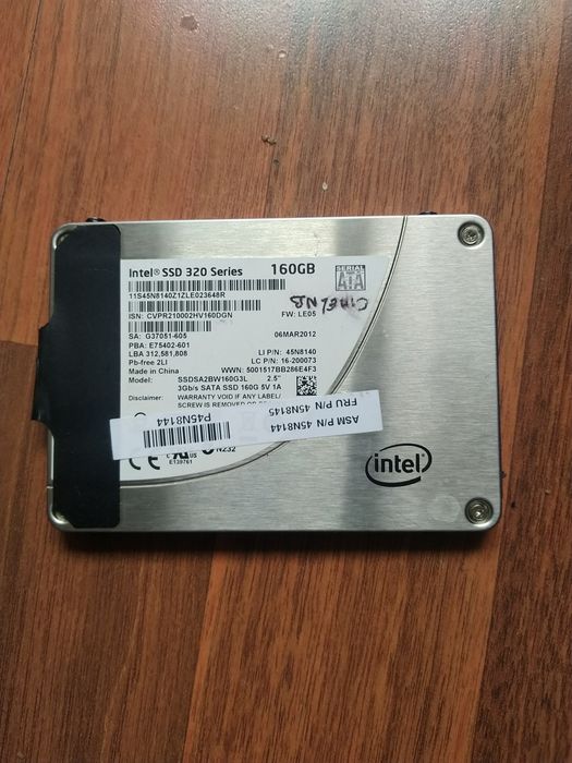 Vând Solid State Drive Intel seria 320 de 160GB