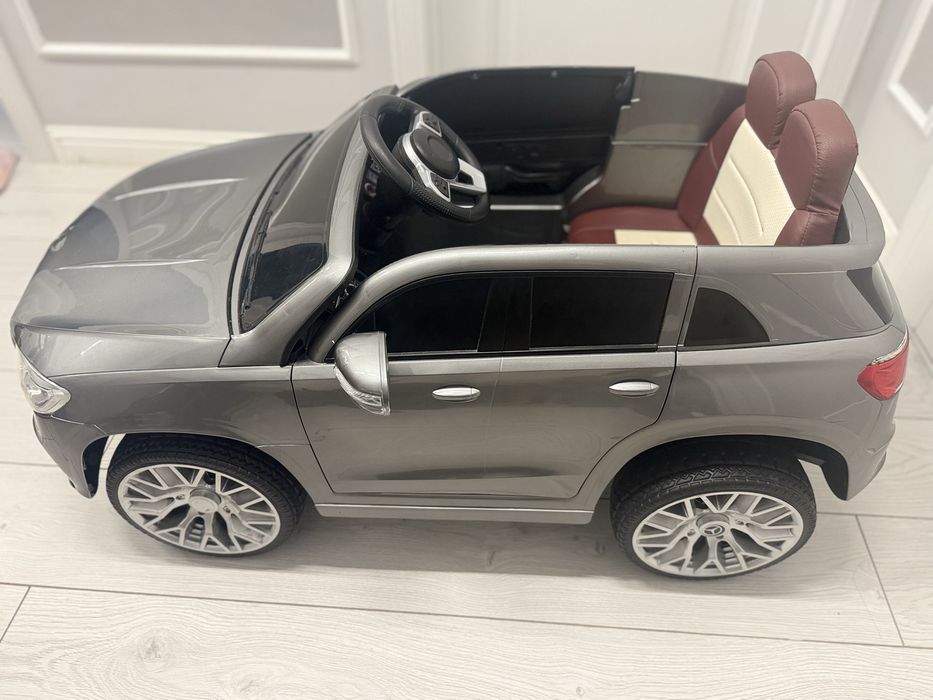 Детская машина мерседес бенз