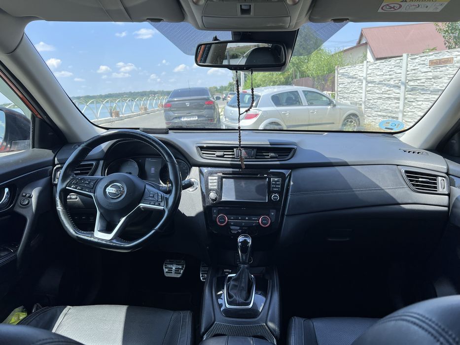 Vand Nissan X-TRAIL  ca nou