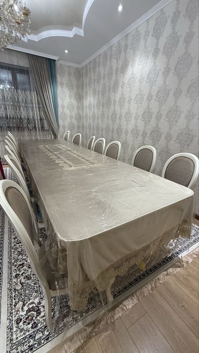 Срочно продам стол и стулья