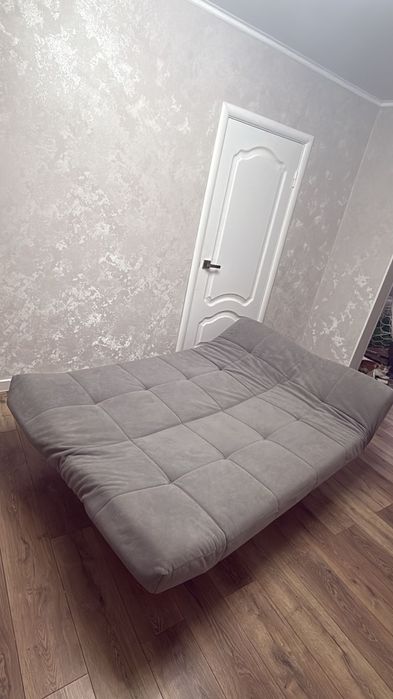 Продам почти  новый диван
