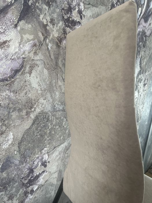 Продам новые стулья