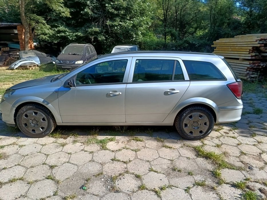 Опел Астра Х комби 1.6/105 НА ЧАСТИ