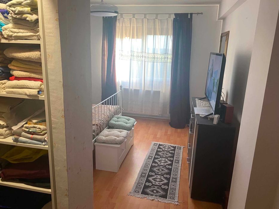 Apartament 3 camere de vanzare