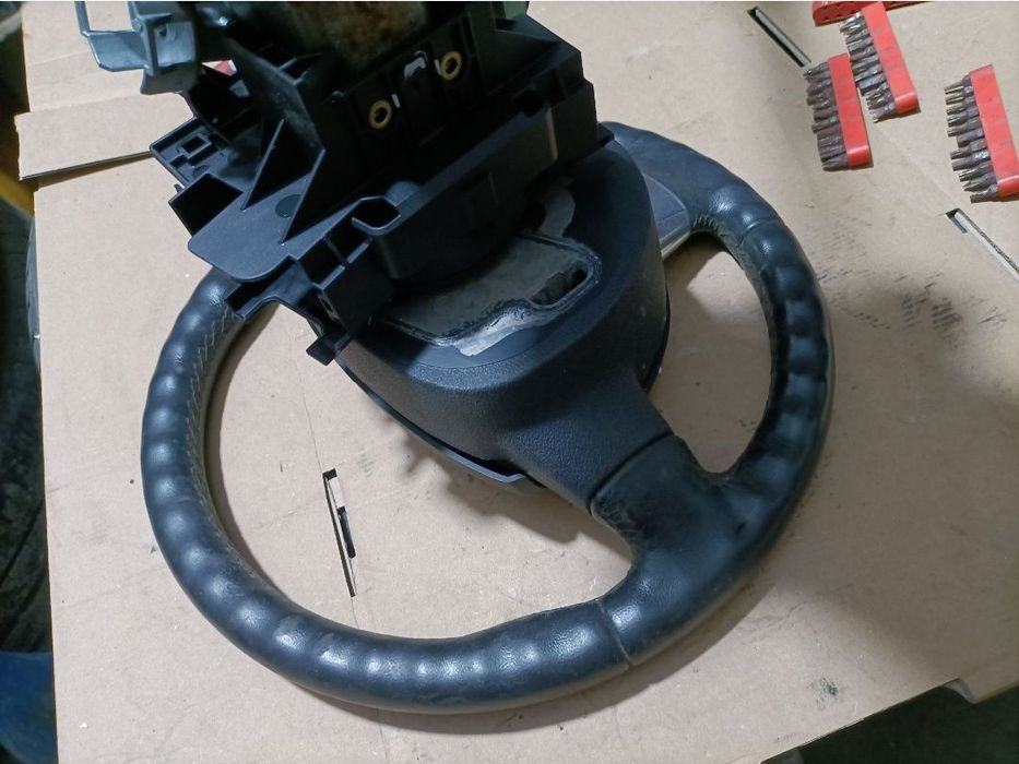 Airbag,volan:Focus 2,livrez colet rapid ieftin la destinatar oriunde