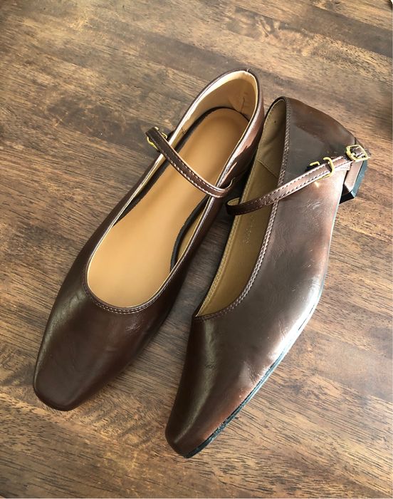 Балетки с ремешком застёжкой 39.5 - 40 размер коричневые туфли