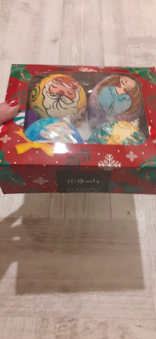 4 globuri lucrate/pictate manual