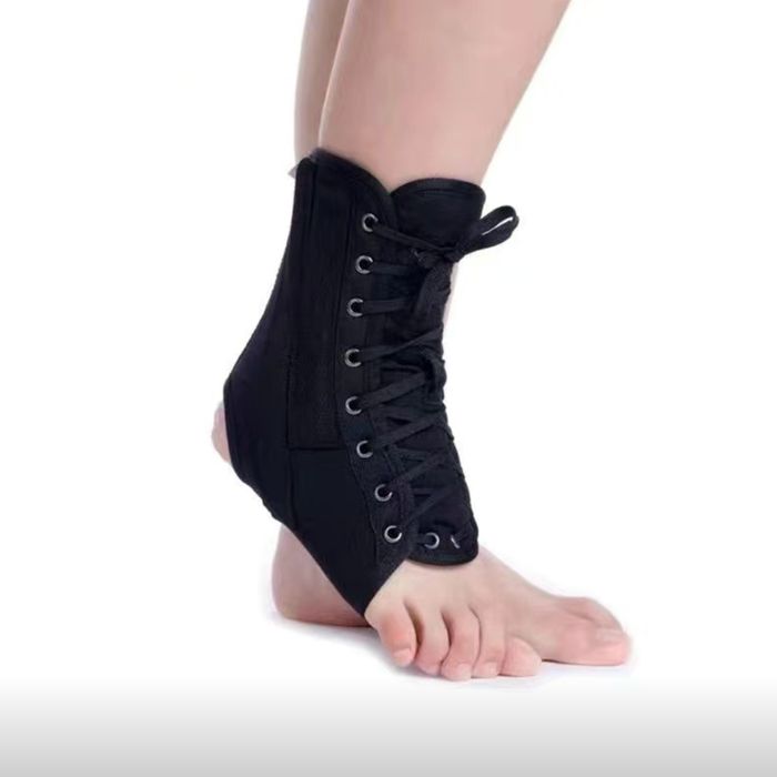 Бандаж на голеностопный сустав на шнурках