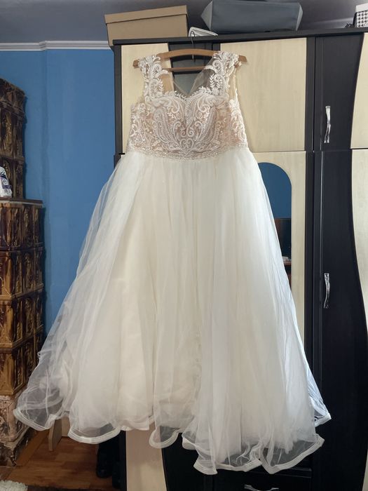 Vand rochie de mireasa