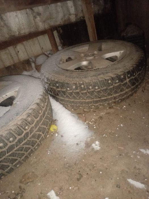 Титан диски.  С шины шиповный