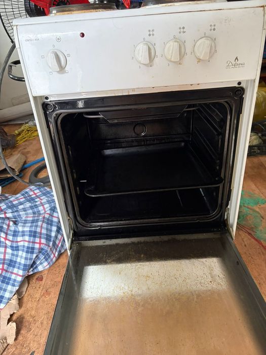 Плитка Электрическая работает