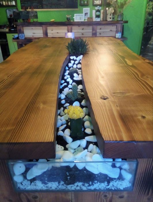 Дизайнерска масивна дървена маса