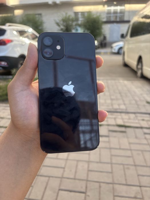 iPhone 12 128 GB 77%