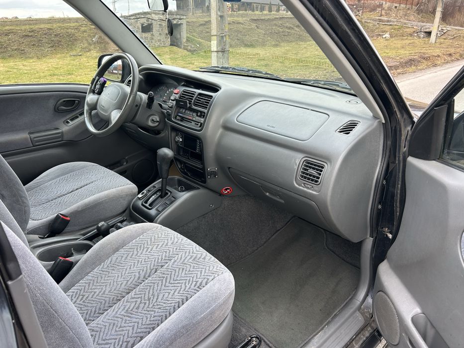 Suzuki grand vitara 2.0  benzina automat