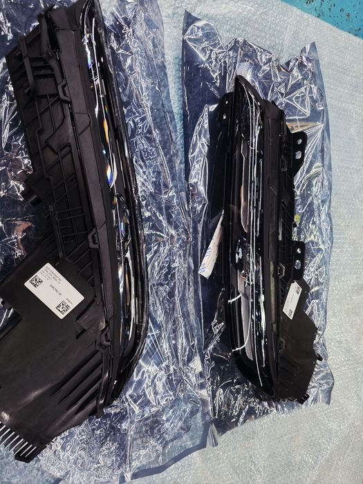 Faruri BMW Seria 7 G70 / i7 Crystal Swarovski SET OEM BMW NOI Europa