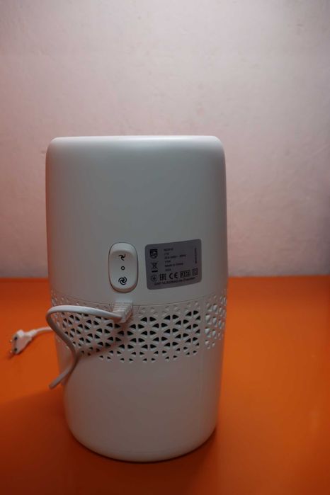 Изпарителен овлажнител Philips серия 2000, хигиенично овлажняване, 99,97% по-малко бактерии, резервоар за вода 2 л, 190 мл/ч, ултра тих