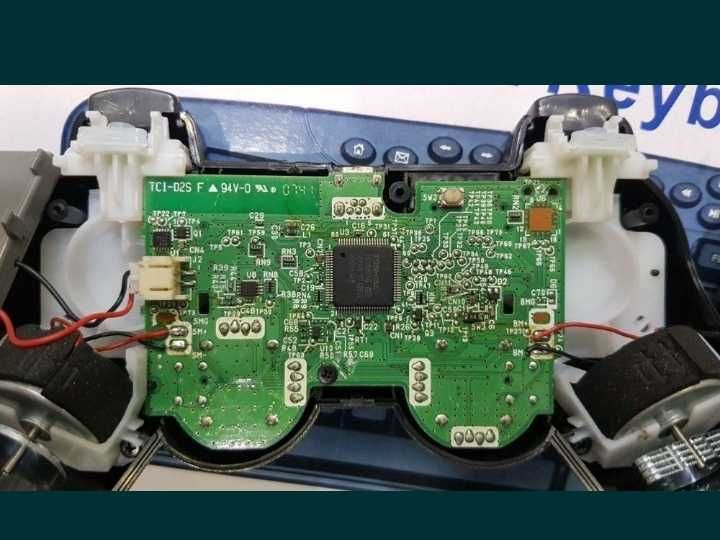 Ps3 uchun yangi orgilal jostiklar optim narhda sotiladi