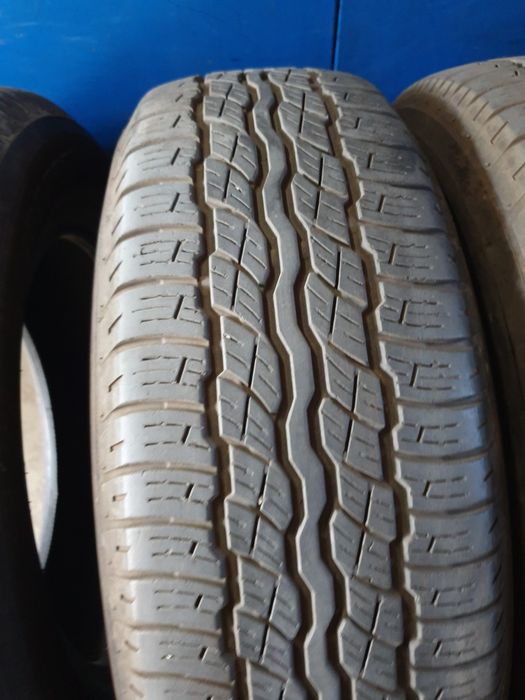 225/65R17 Bridgestone