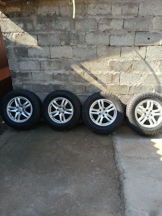 Продам грязевые шины и диски Hyundai