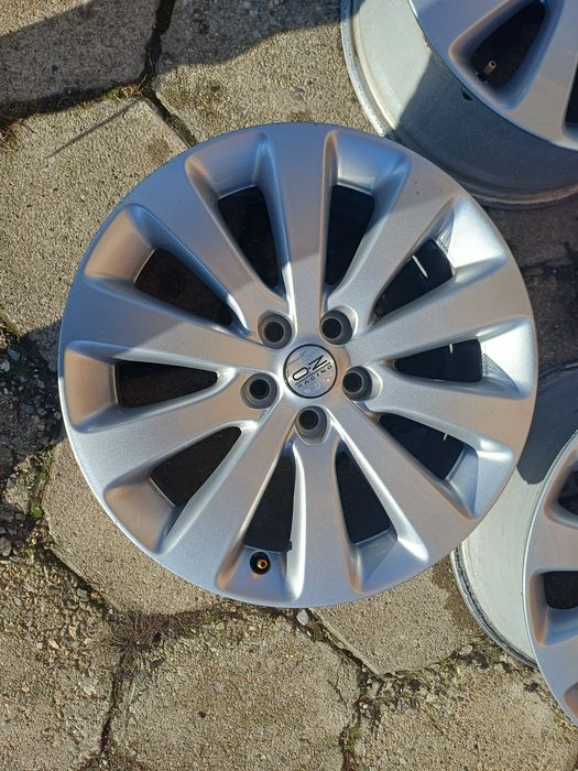 Лети джанти R17.