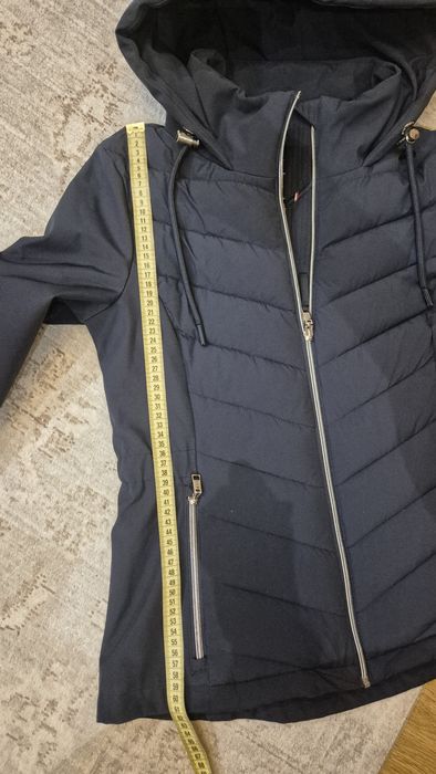 Geaca dama Tommy Hilfiger- noua!