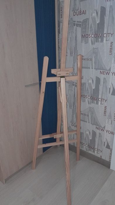 Мольберт напольный ,подставка для рисования