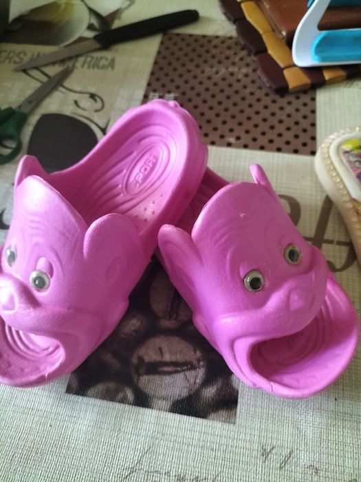Vand papucei pentru copii