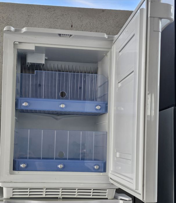 Медицински хладилник Dometic