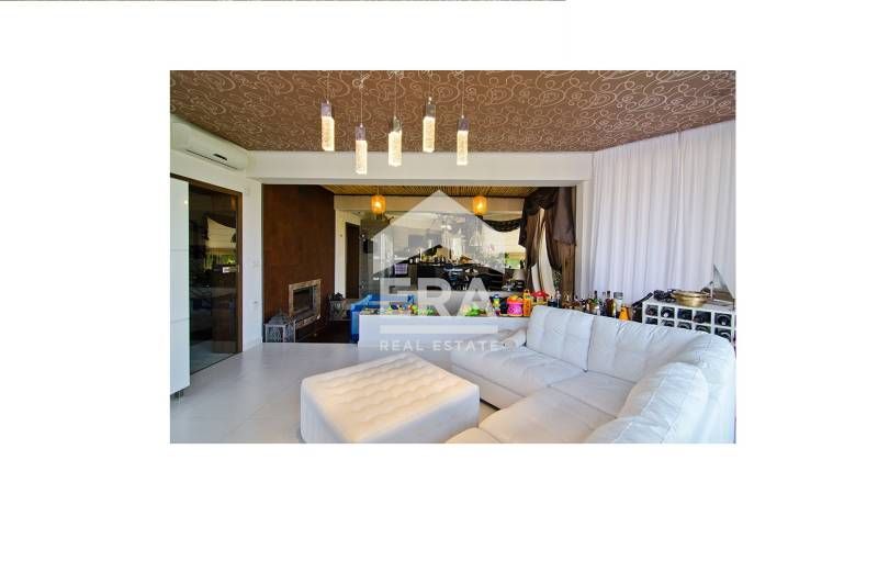 Четириетажна обзаведена къща за продажба, с барбекю зона и двор, в м-с